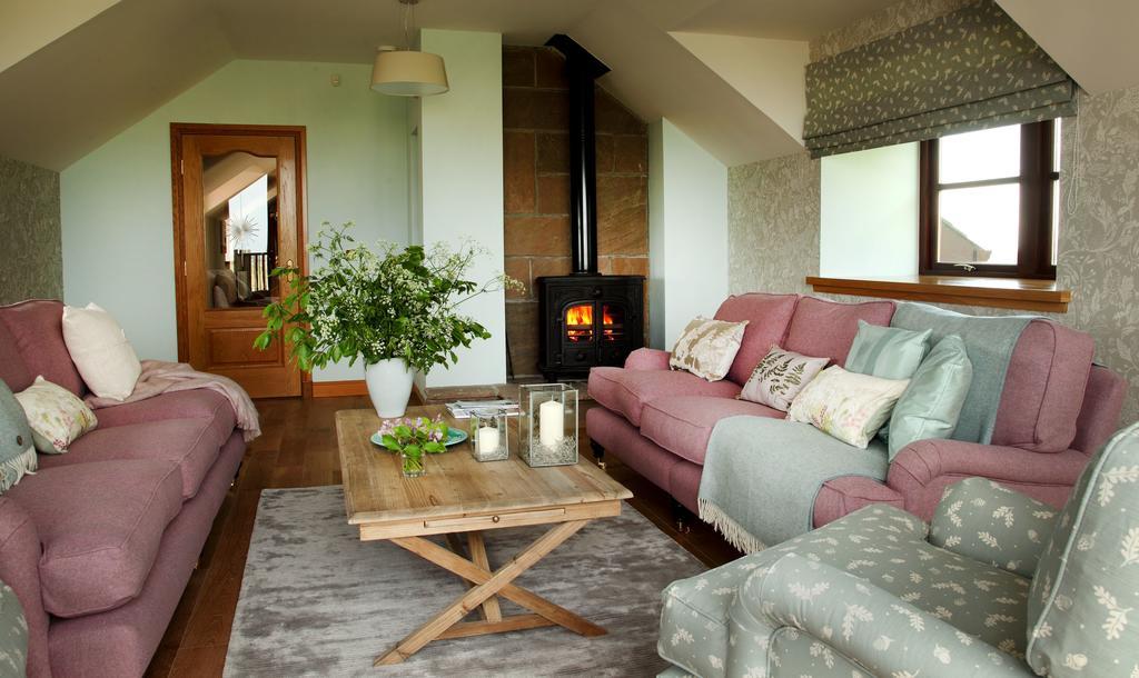 Hawkswood House And The Roundel Villa Peat Inn Habitación foto