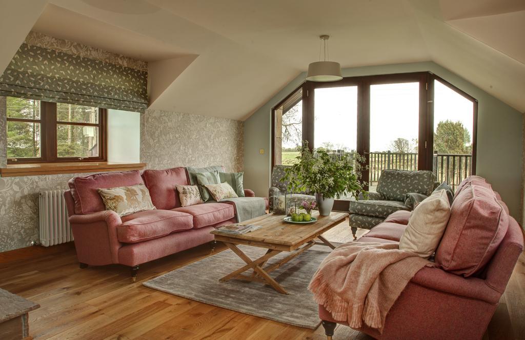 Hawkswood House And The Roundel Villa Peat Inn Habitación foto