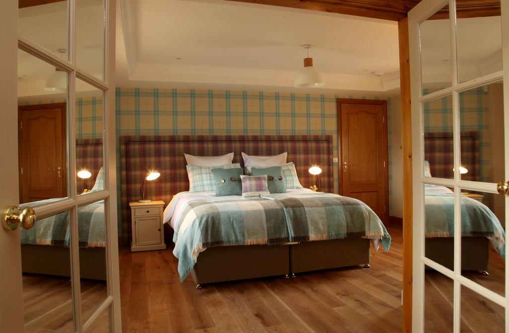 Hawkswood House And The Roundel Villa Peat Inn Habitación foto
