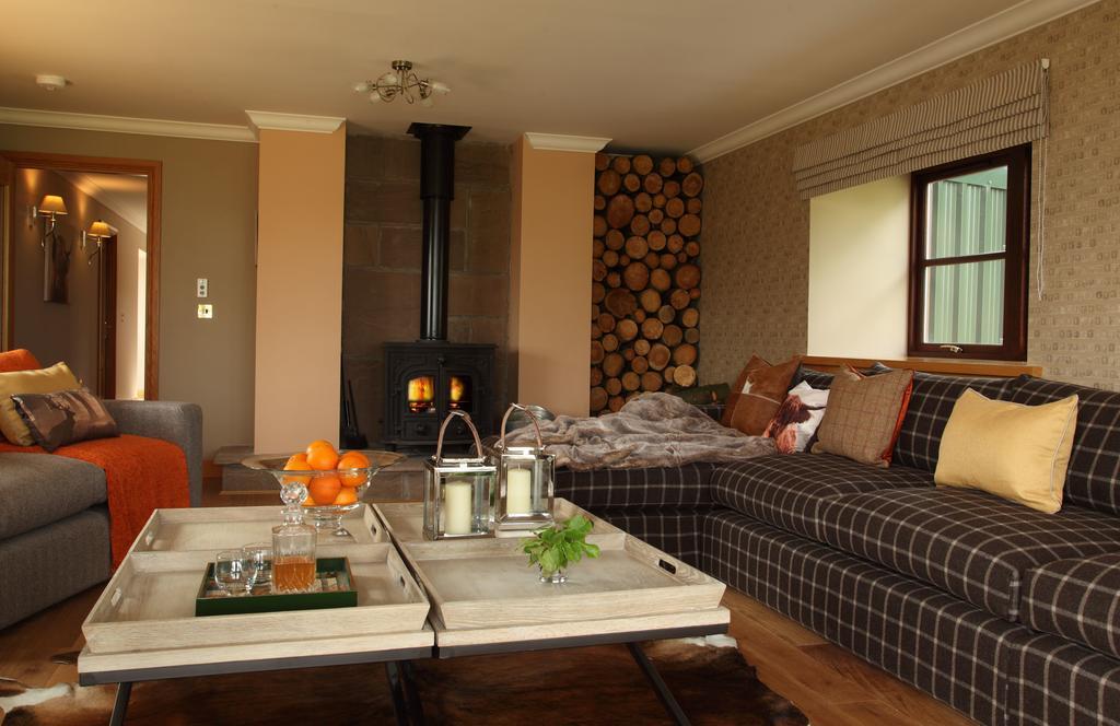 Hawkswood House And The Roundel Villa Peat Inn Habitación foto