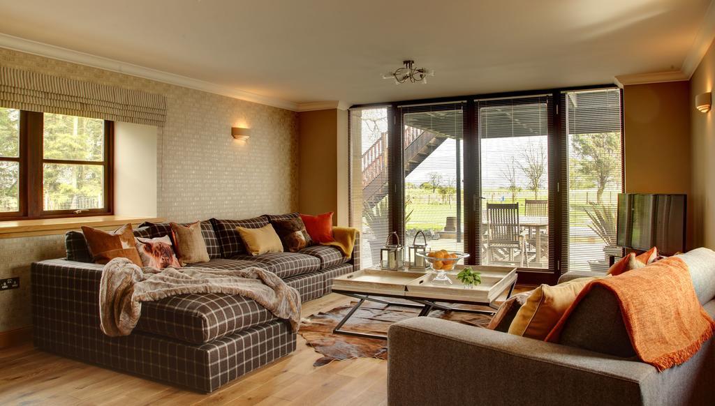 Hawkswood House And The Roundel Villa Peat Inn Habitación foto