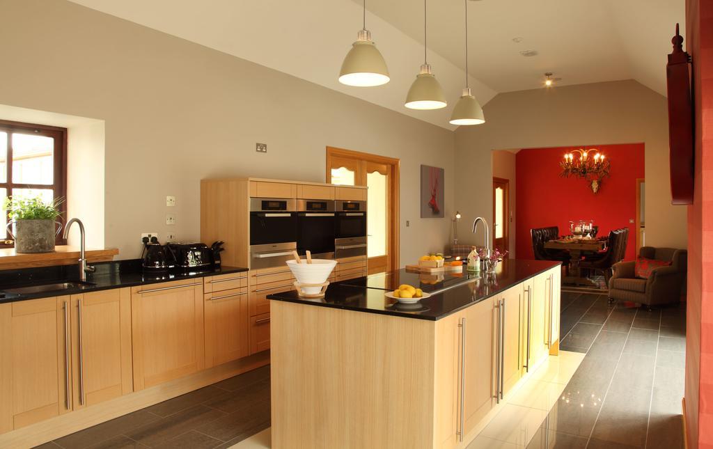 Hawkswood House And The Roundel Villa Peat Inn Habitación foto